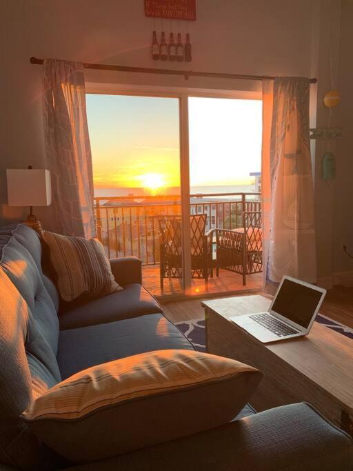 Gulf Coast Gold Private Condo - 2Bed, 2Bath, Sleep 6, Across Street From Beach, Balcony Views Of Sunsets, Beach & Gulf, Pool, Gym เซนต์พีทบีช ภายนอก รูปภาพ